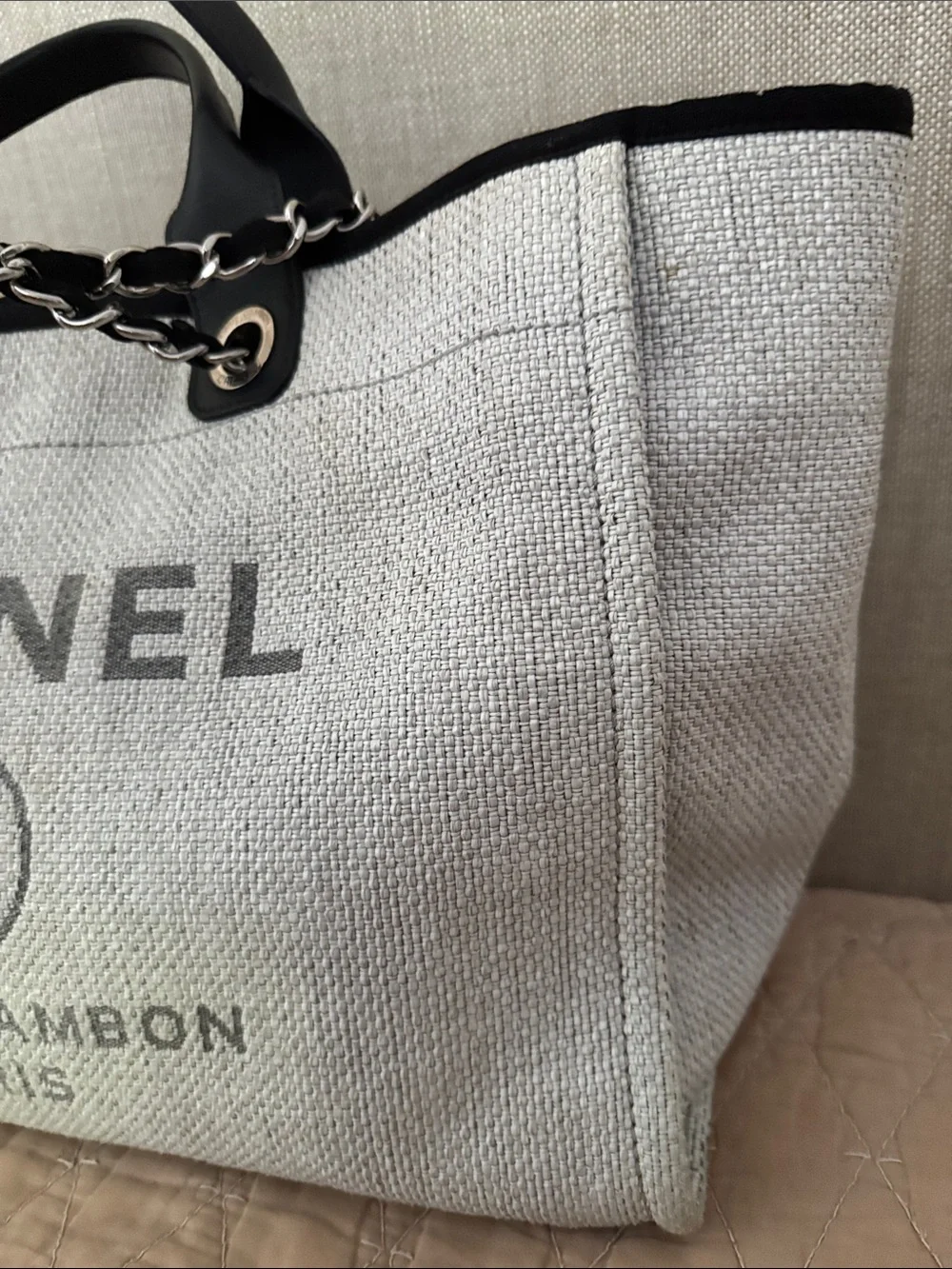 😍😍❤️GORGEOUS CREAM CHANEL DEAUVILLE TOTE ❤️😍😍 Black Leather Trim,Chain Straps